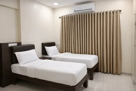 Twin sharing AC room in Marol MIDC for corporate professionals
