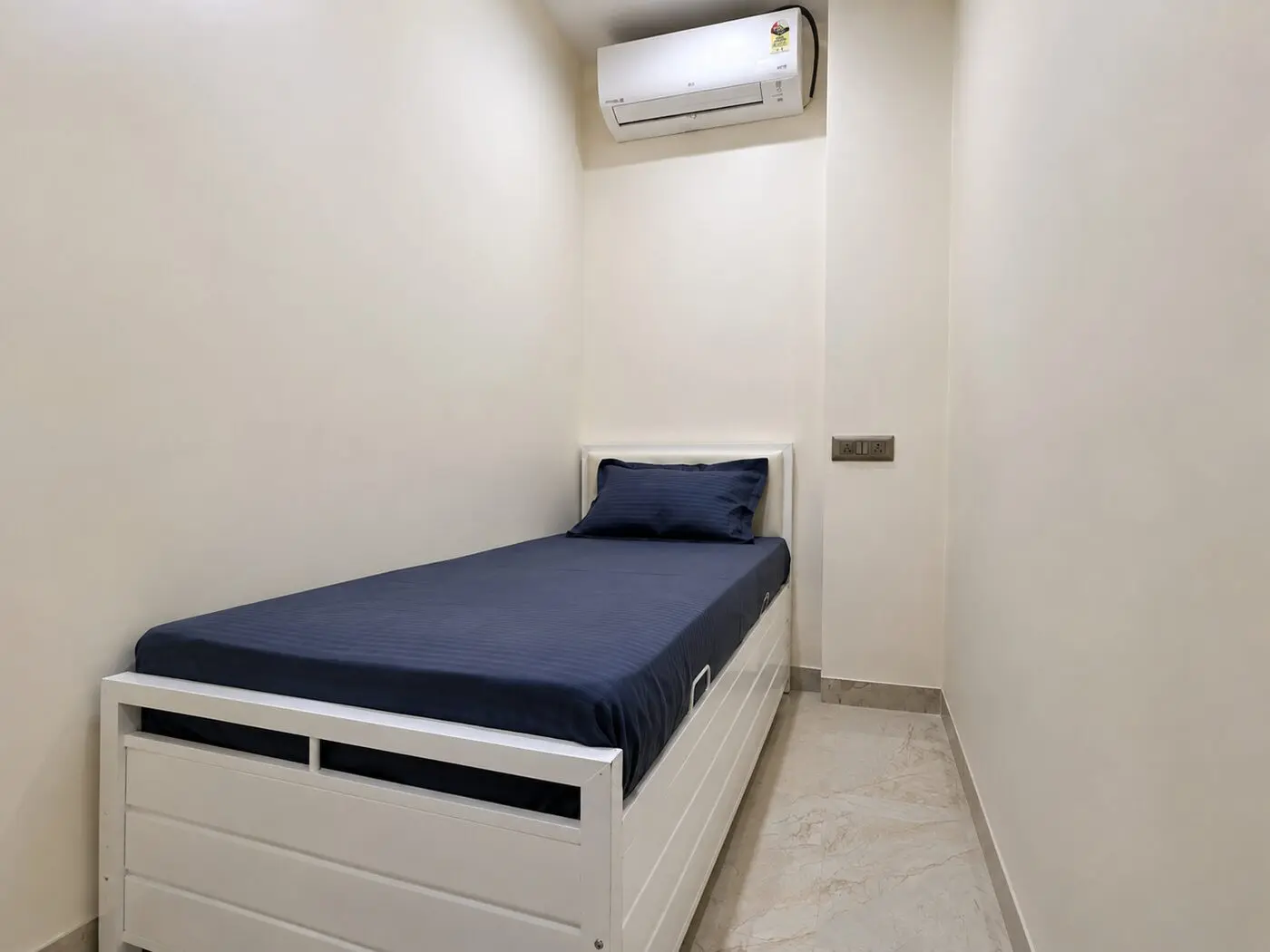 Private single room with AC at Zest Stays PG in Goregaon West, New Link Road